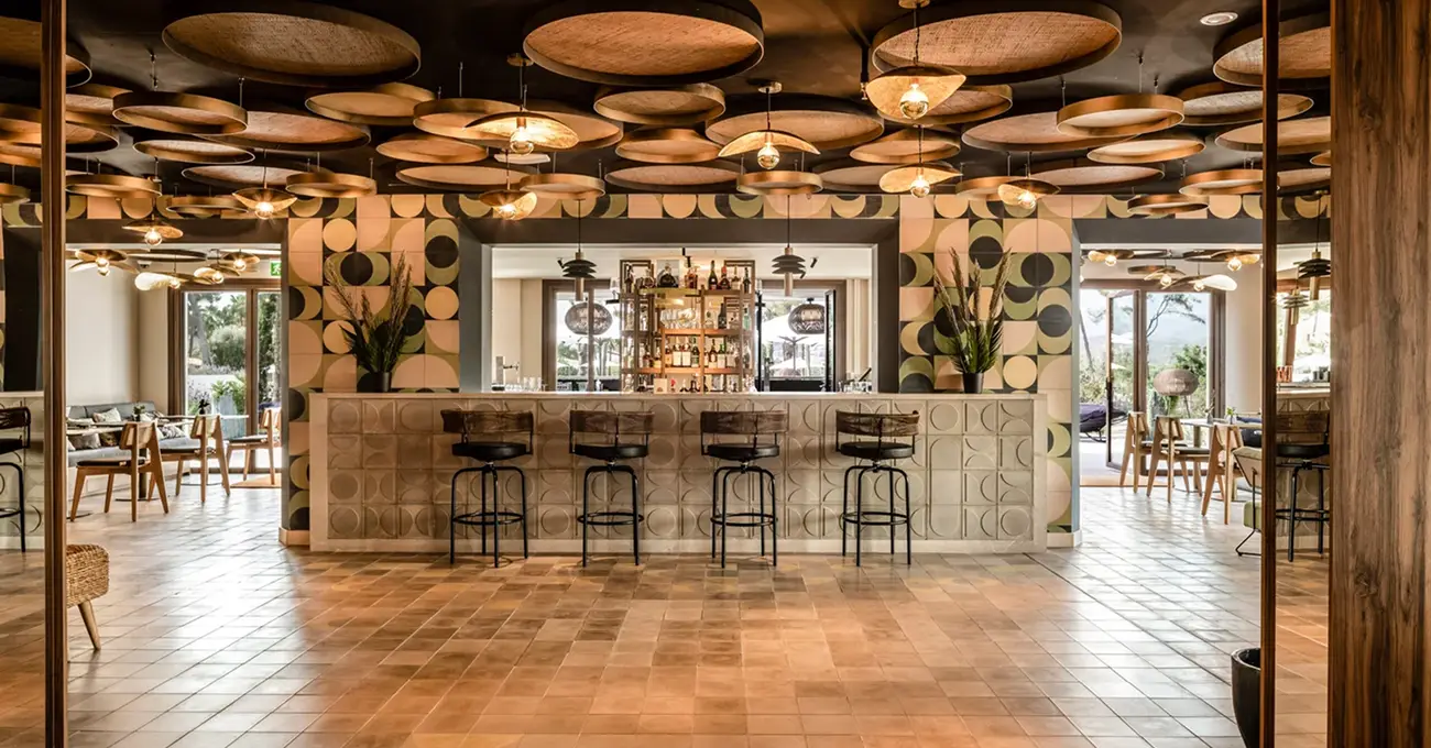 09-kimpton-aysla-by-gras-reynes-arquitectos-©TomeuCanyellasPhotography-scaled 1