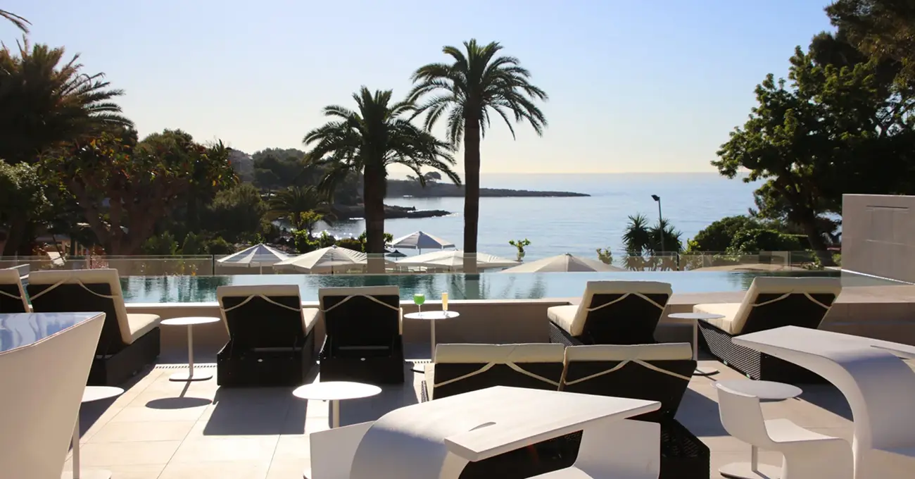 PortalsLounge_3-scaled 1